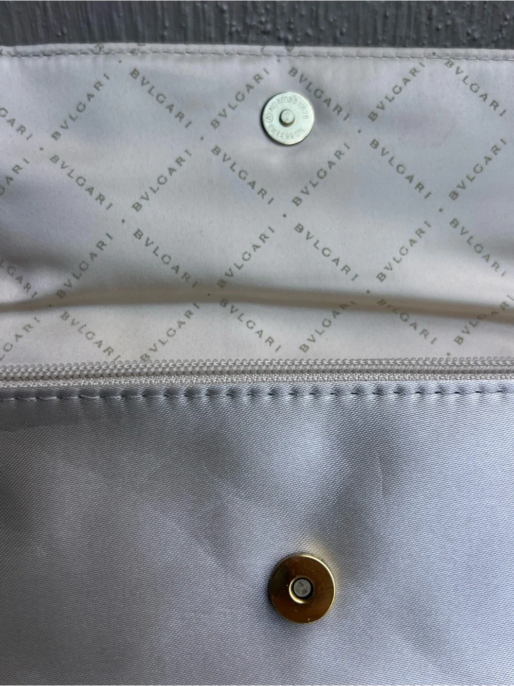 Bvlgari Emirates Ivory Mini Clutch NWOT Bag Cosmetic Pouch Y2K Gold Hardware LUX